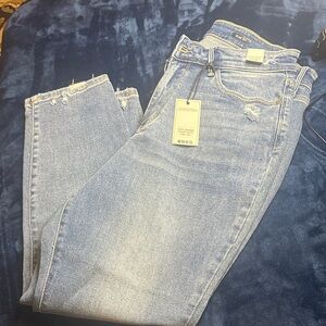 Judy Blue Light Wash Distressed Straight Leg Jeans